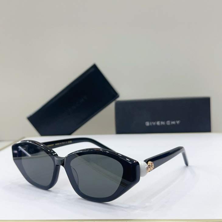 Picture of Givenchy Sunglasses _SKUfw69655153fw